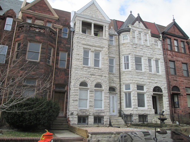 Building Photo - 2314 Eutaw Pl