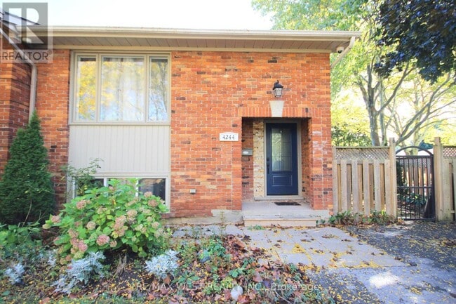Building Photo - 4244 York Dr