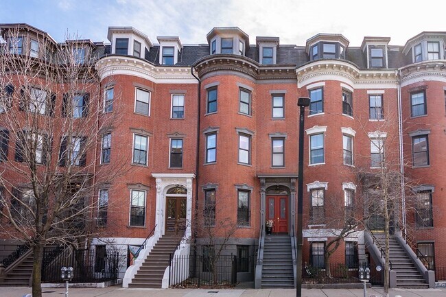 Building Photo - 758 Tremont St