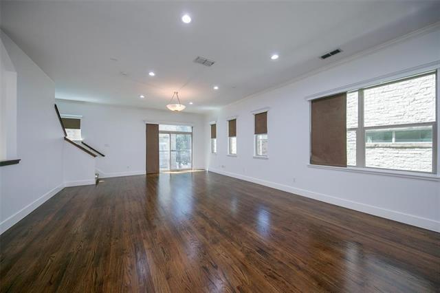 Building Photo - 2947 Thomas Ave