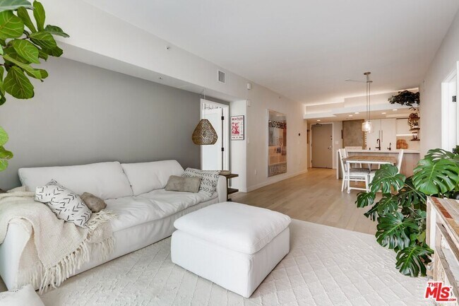 Foto del edificio - 13700 Marina Pointe Dr