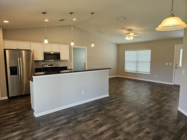 Foto del edificio - 8 Hemlock Terrace Pl