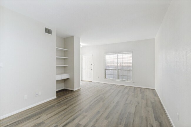 Foto del edificio - 2626 Holly Hall St