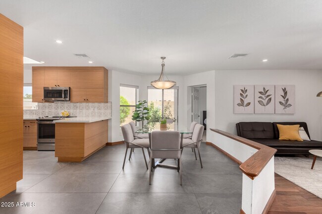 Foto del edificio - 6725 E Kelton Ln
