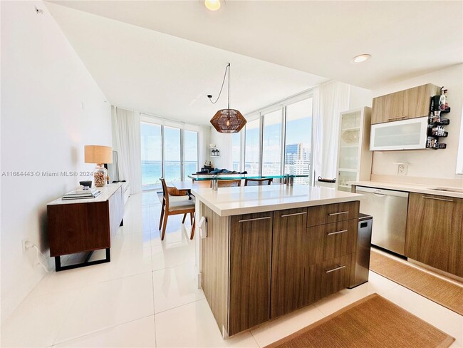 Building Photo - 6700 Indian Creek Dr Building Photo - 6700 Indian Creek Dr