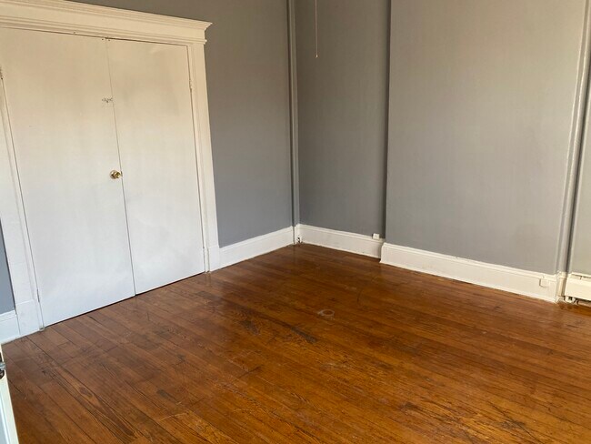 Bedroom - 360 Franklin Ave