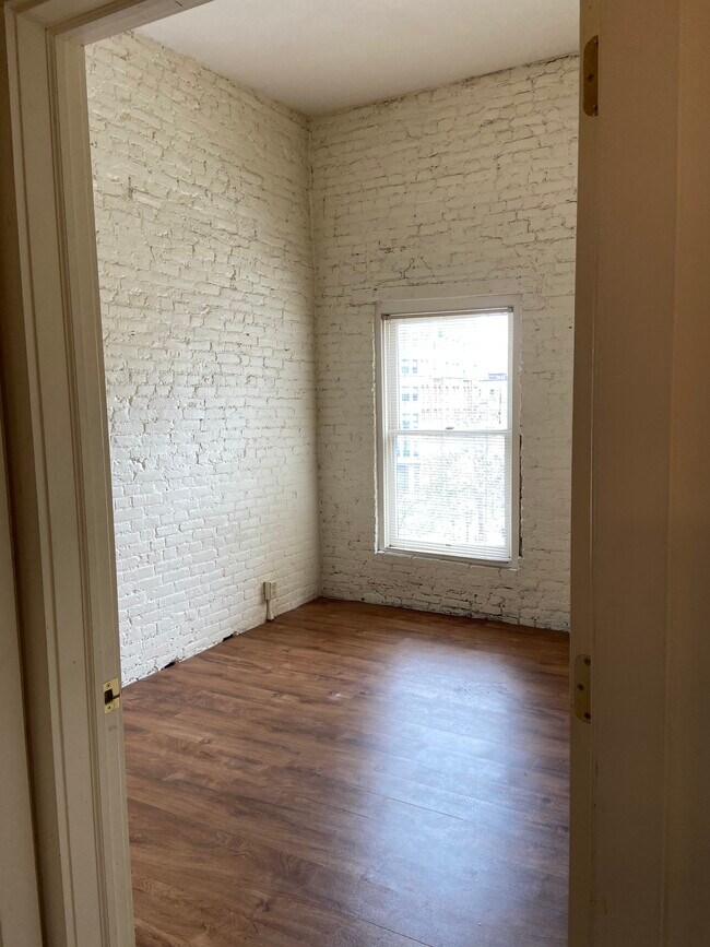 Foto del edificio - 131 E Water St