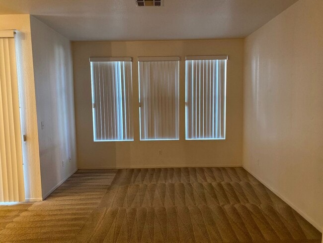 Building Photo - 251 S Green Valley Pkwy