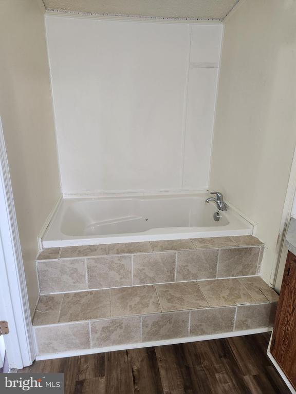 Foto del edificio - 121 Connector Rd