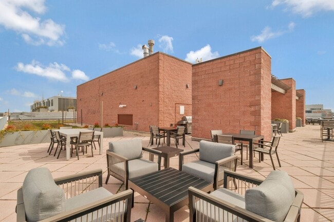 Building Photo - 1117 10th St NW