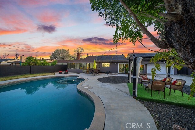 Building Photo - 22349 Vanowen St