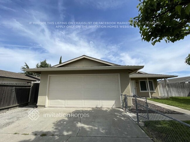 Building Photo - 1658 Ashwood Dr
