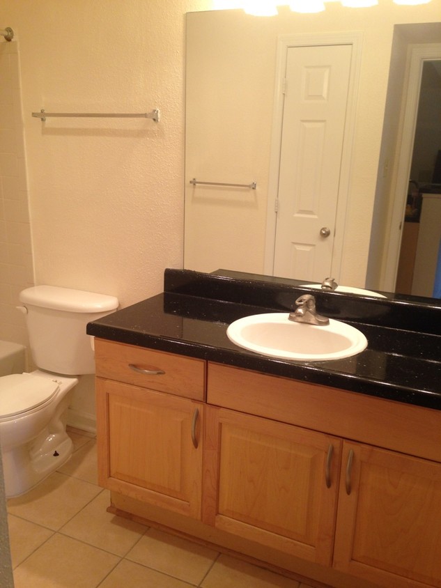 Foto principal - 3241 Brassfield Rd