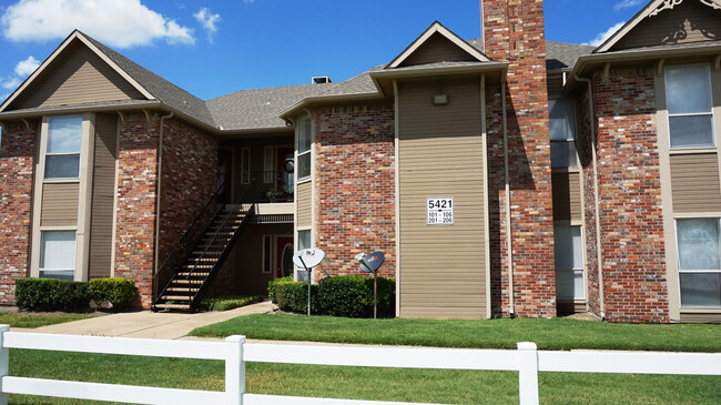 Lake Meadows - Apartments in Garland, TX | Apartments.com