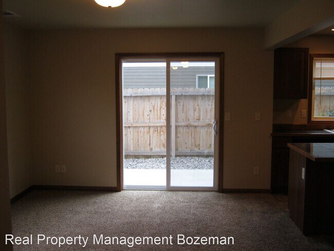 Building Photo - 3040 York St