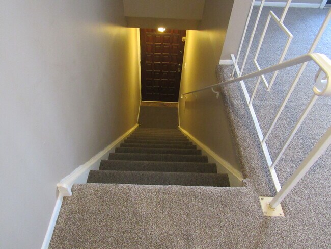 Entry stairs - 2530 Faunce St