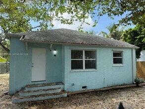 Building Photo - 294 NE 57th St