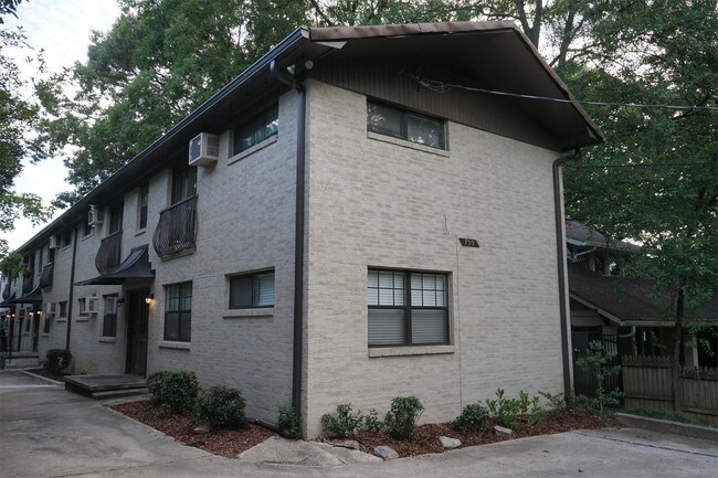 Building Photo - 755 St Charles Ave NE