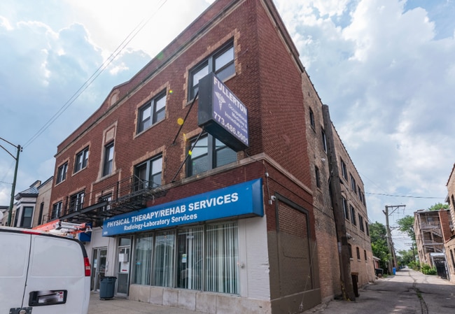 Building Photo - 3049 W Fullerton Ave
