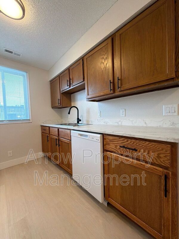 Foto del edificio - 515 W Saunders Ave