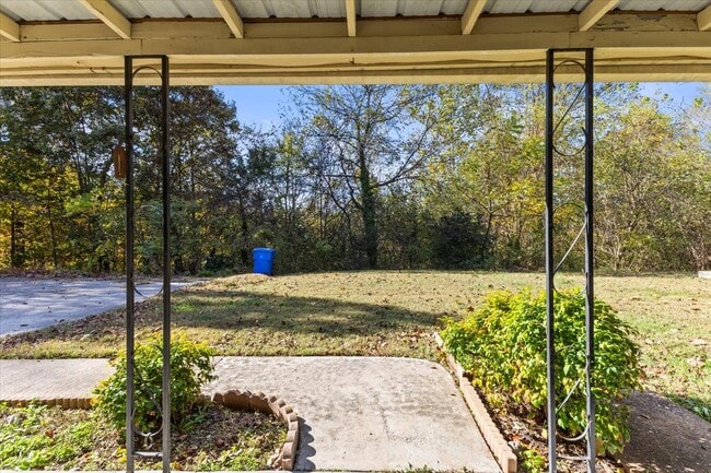 Building Photo - 5013 Eastview Terrace