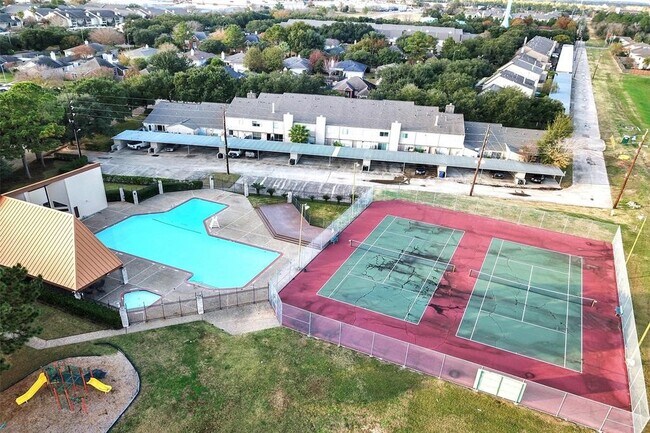 Foto del edificio - 6602 Montauk Dr