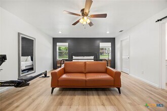 Building Photo - 921 Indian Trail