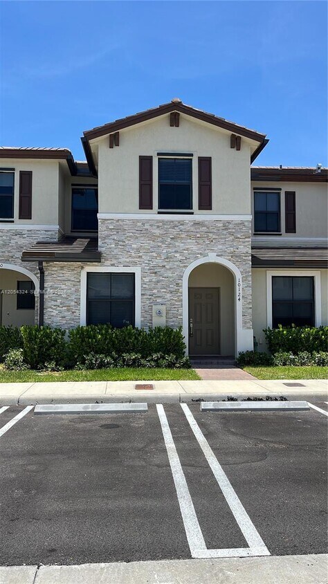 10124 SW 228 TERR - 10124 SW 228 TERR