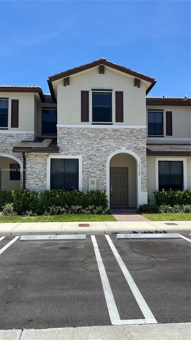 10124 SW 228 TERR - 10124 SW 228 TERR House