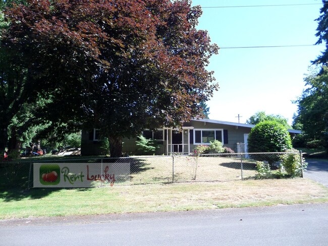 Foto del edificio - Adorable 3-Bedroom Home w/Large Fenced Yar...