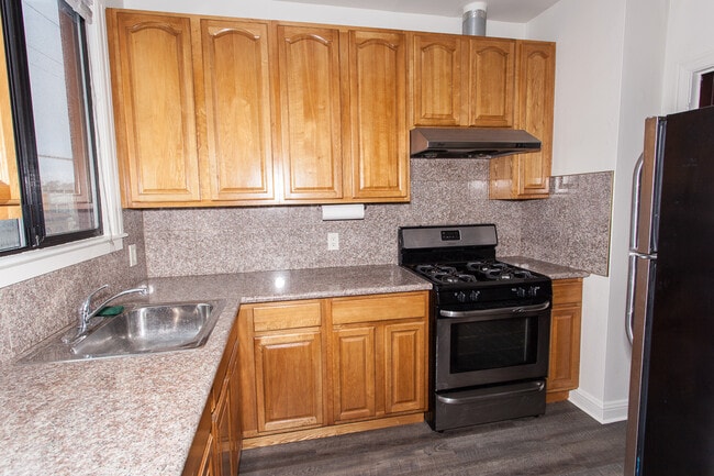 Kitchen - 394 31st Ave