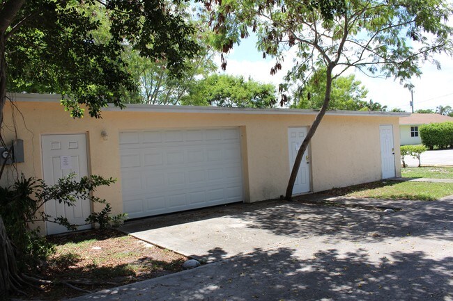 Foto del edificio - 4863 Coconut Rd