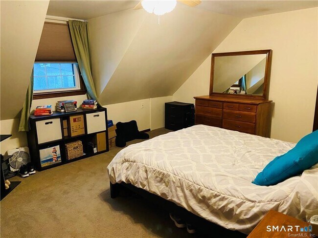 Foto del edificio - 123 Woods End Rd