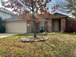 Building Photo - 9311 E Lakeside Dr