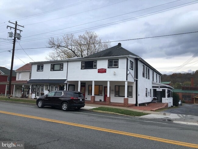 Building Photo - 292 N Washington St