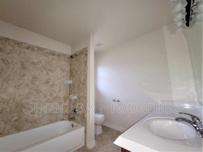 Foto del edificio - 4905 Citrine Dr