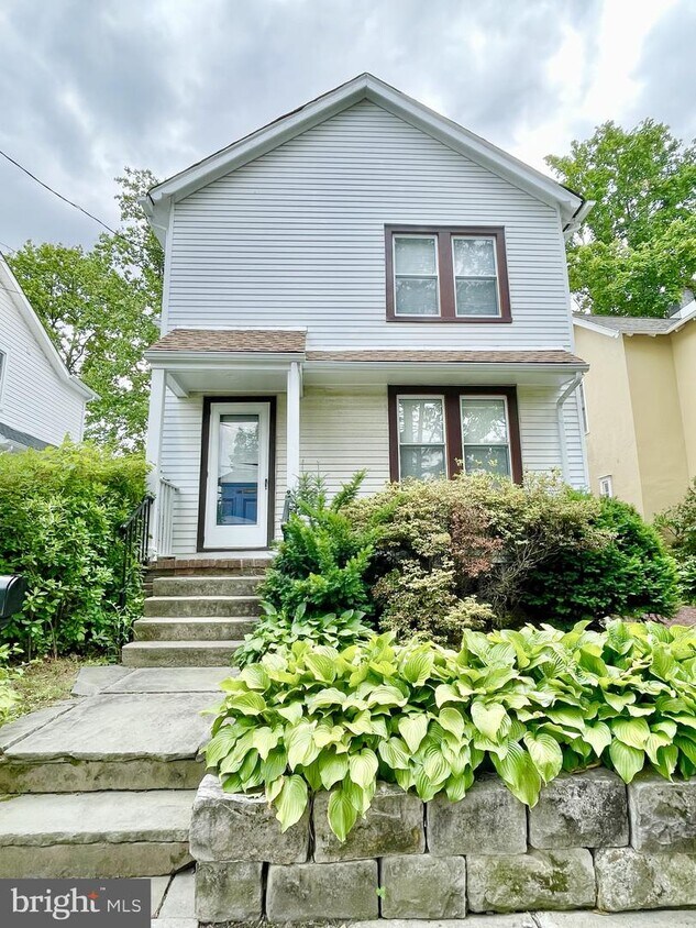 Building Photo - 58 Leigh Ave