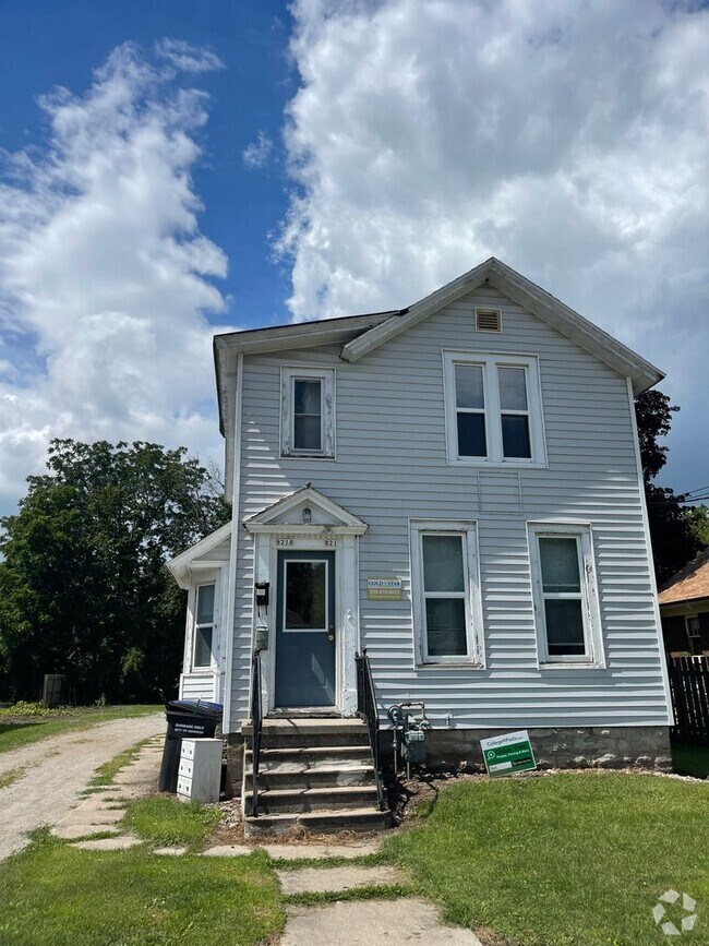 Building Photo - 821 Wright St