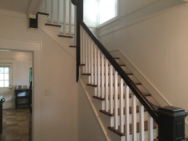 Foto del edificio - 120 W Whitlock Ave