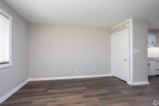 Photo - 206 S Elm St Apartment