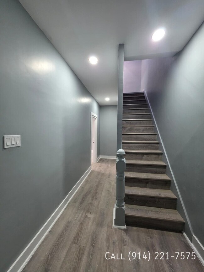 Foto del edificio - 243 Woodworth Ave