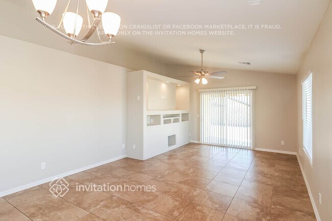 Building Photo - 5726 S 27th Dr
