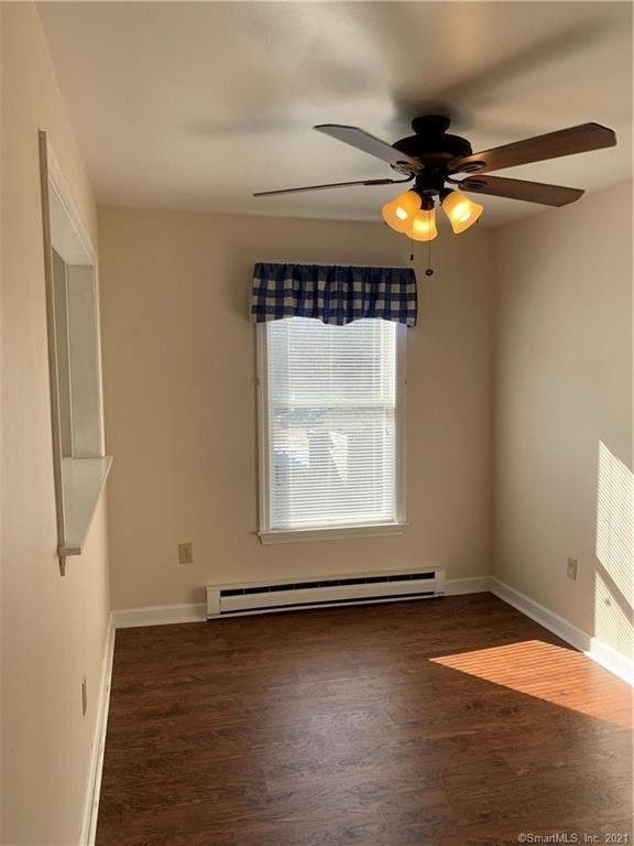 Foto del edificio - 241 Boston Post Rd