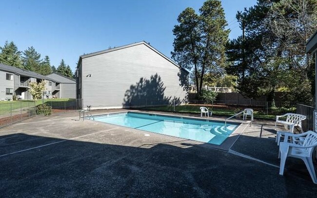 Building Photo - 6745 SW Scholls Ferry Rd