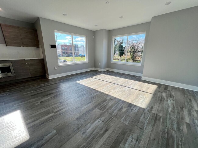 Building Photo - 623 N 36th St