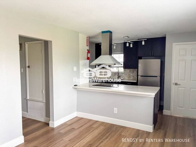 Foto del edificio - 7826 Gladstone Street C