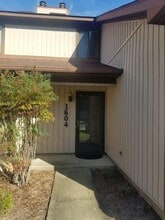 Building Photo - 1604 S Taylor St