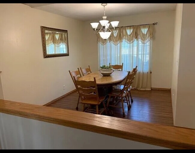 Foto del edificio - 2545 S Denene St