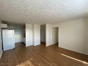 Building Photo - 3215 Jeffcott St