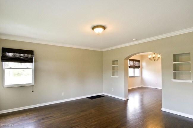 Foto del edificio - 1056 Northwest Blvd